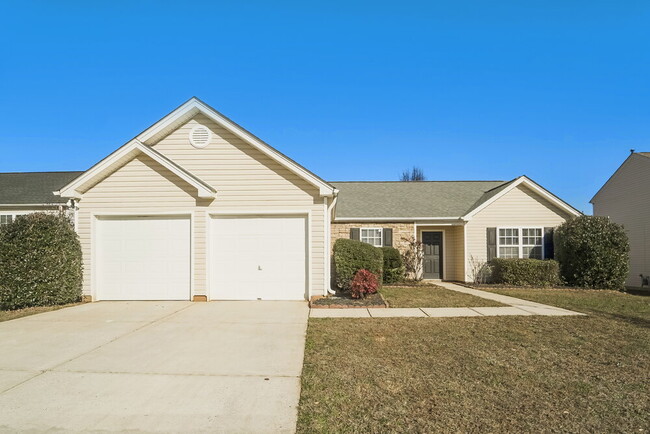 12037 Serenade Ct in Charlotte, NC - Foto de edificio - Building Photo