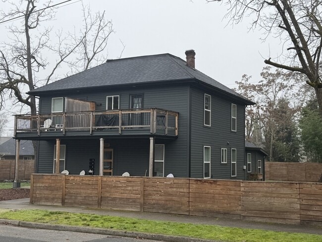 509 NW C St in Grants Pass, OR - Building Photo - Building Photo