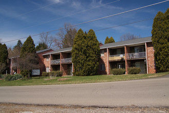 Winwood Drive Apartments in Mansfield, OH - Building Photo - Building Photo