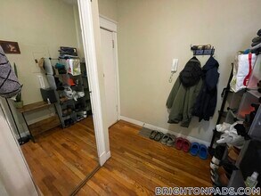 1665 Commonwealth Ave, Unit 4 in Boston, MA - Building Photo - Building Photo