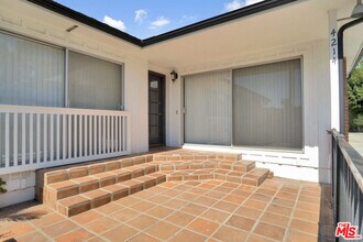 4214 Ince Blvd in Culver City, CA - Building Photo - Building Photo