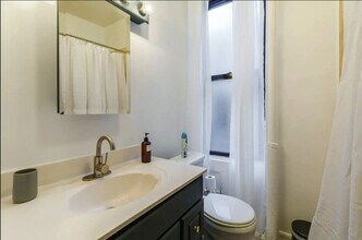 100 W 84th St in New York, NY - Building Photo - Building Photo
