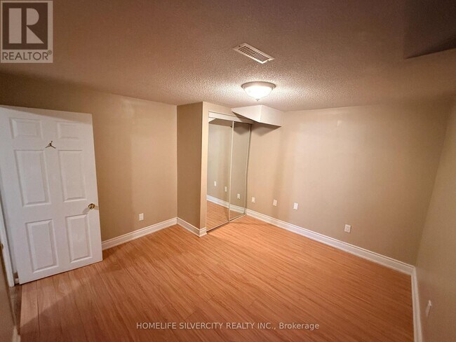 118 Chloe Crescent in Markham, ON - Building Photo - Building Photo