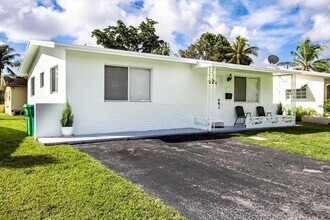 6888 NW 30th St in Sunrise, FL - Building Photo - Building Photo