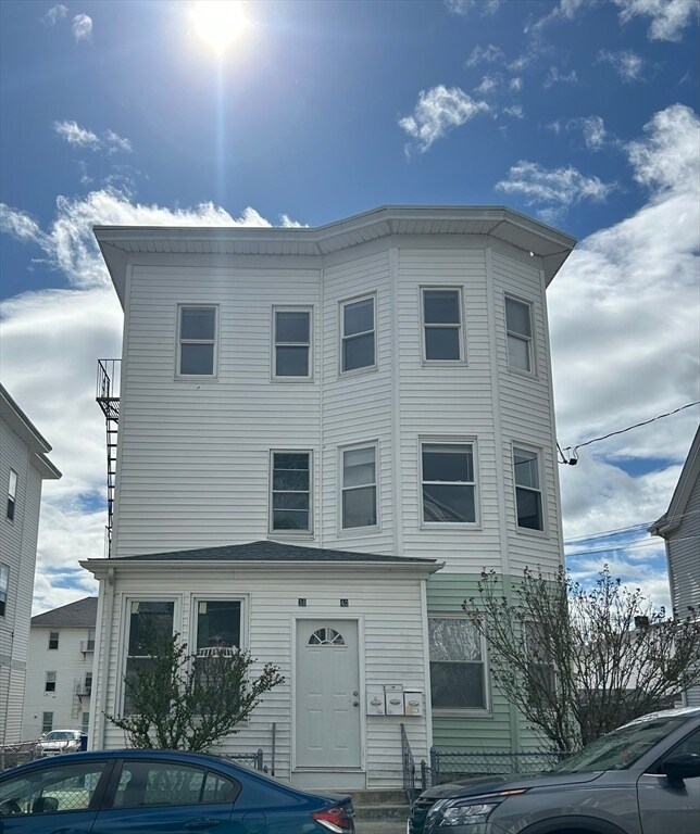 40 Larch St-Unit -1 in Pawtucket, RI - Building Photo - Building Photo