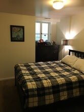 526 NW 18th Ave., Unit Basement in Portland, OR - Foto de edificio - Building Photo