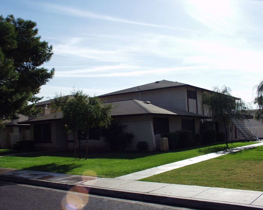 Northern Lanai Fourplex in Phoenix, AZ - Building Photo