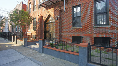 408 Montauk Ave in Brooklyn, NY - Building Photo - Building Photo