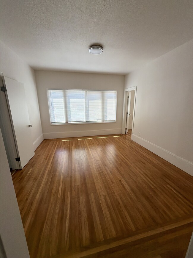 495 Elwood Ave, Unit 7 in Oakland, CA - Building Photo - Building Photo