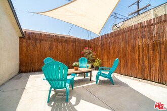 1809 W 37th Pl in Los Angeles, CA - Building Photo - Building Photo