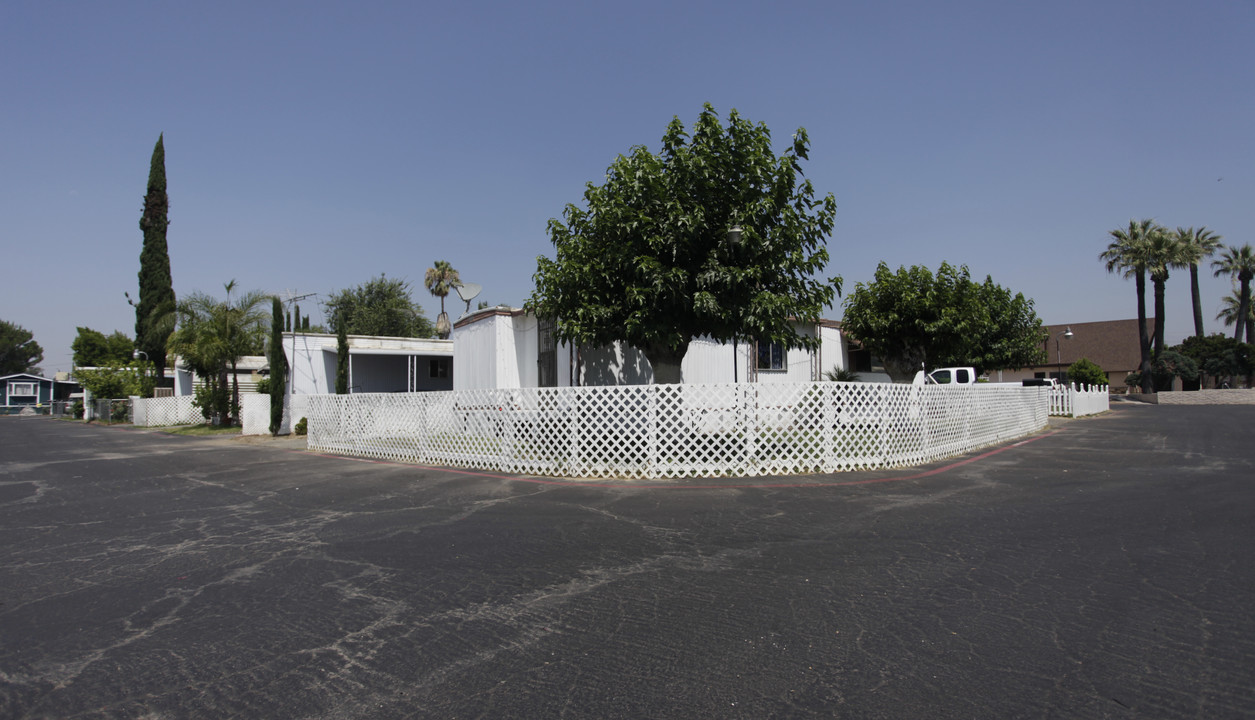 El Dorado Mobile Home Park in Rialto, CA - Building Photo