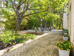 3650 Kaneff Crescent in Mississauga, ON - Building Photo - Building Photo