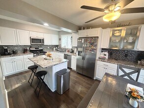 13685 Harwell Path in Apple Valley, MN - Foto de edificio - Building Photo