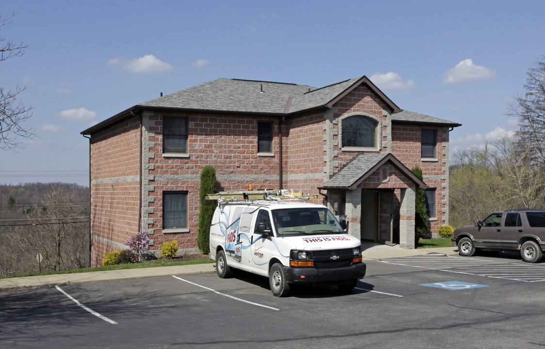 300 Moon Run Ave in Mckees Rocks, PA - Building Photo