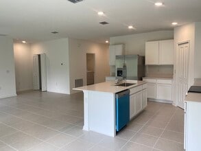 2316 Green Valley St in Daytona Beach, FL - Building Photo - Building Photo