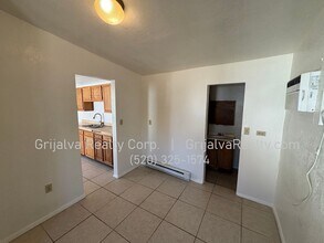 2442 S Edmondson Ave in Tucson, AZ - Building Photo - Building Photo