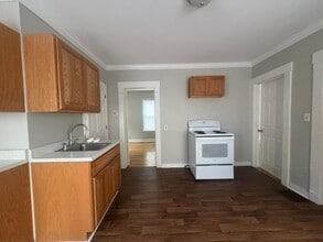 63 Whiting St, Unit 1 in Hamden, CT - Building Photo - Building Photo