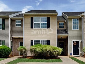 2540 Marlin Dr in Mcdonough, GA - Building Photo