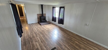 1248 Horton Rd in Dairy, OR - Building Photo - Building Photo