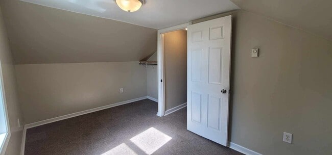 606 W Jefferson Ave in Fairfield, IA - Foto de edificio - Building Photo