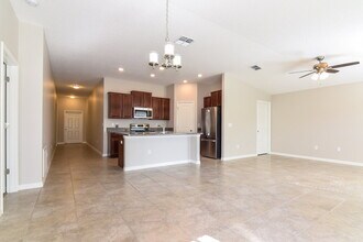 127 Cascade Bend Dr in Ruskin, FL - Building Photo - Building Photo