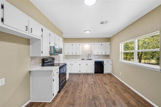 703 SE Sullivan Dr in Lawton, OK - Building Photo - Building Photo