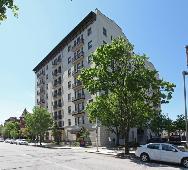 Emersonian Apartments in Baltimore, MD - Foto de edificio - Building Photo