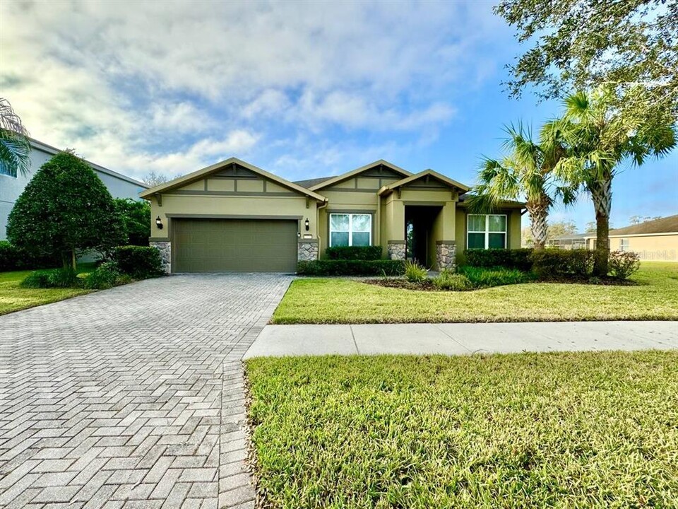 3126 Mapleridge Dr in Lutz, FL - Building Photo