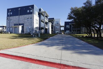 Stillhouse Flats in Harker Heights, TX - Foto de edificio - Building Photo