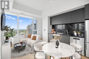 101 Roehampton Ave in Toronto, ON - Building Photo