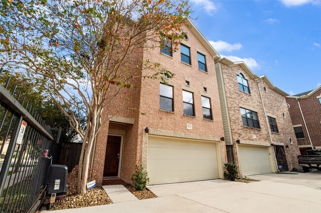 5813 Darling St in Houston, TX - Building Photo - Building Photo