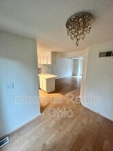 2071 Stratford Ct in Loveland, OH - Building Photo - Building Photo