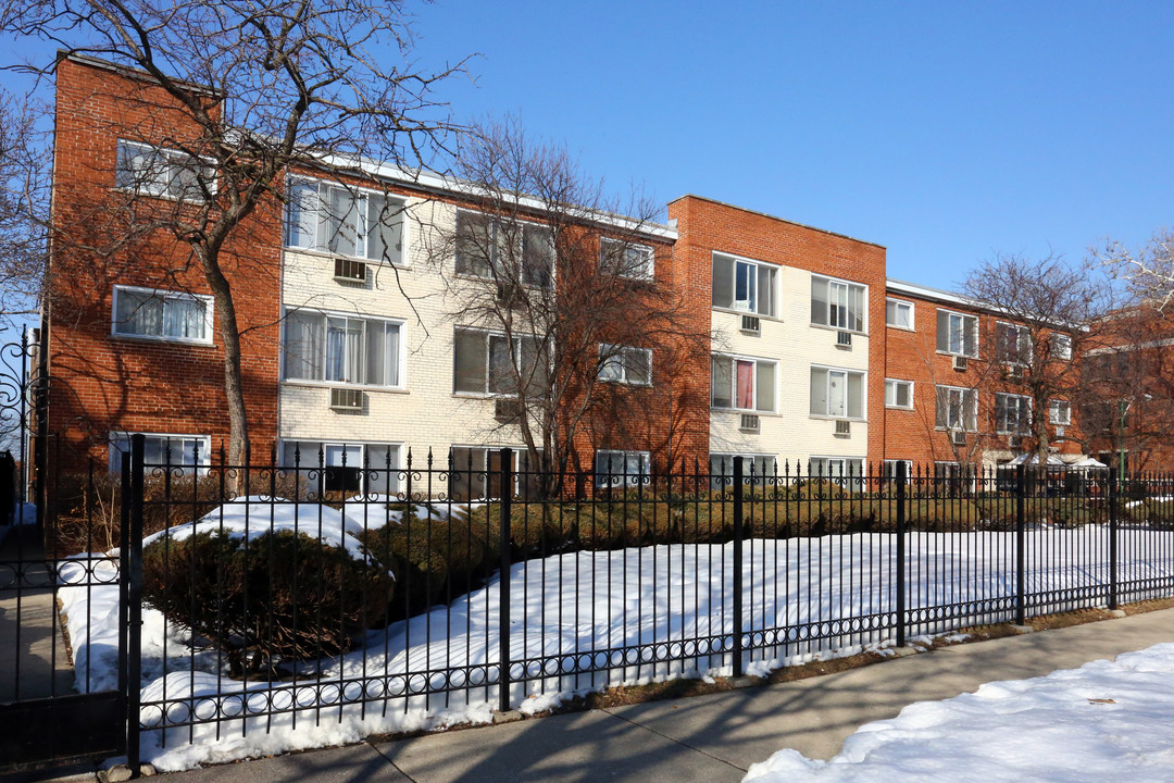 2600 W. Logan Blvd in Chicago, IL - Foto de edificio