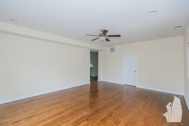1819 W Leland Ave, Unit G in Chicago, IL - Building Photo - Building Photo