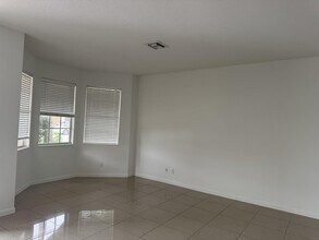 1804 SW Jamesport Dr in Port St. Lucie, FL - Building Photo - Building Photo