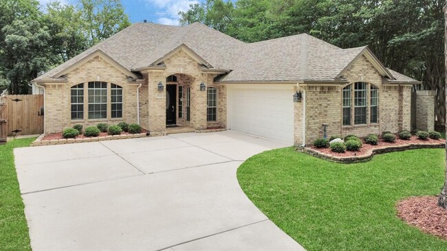 property at 2015 Dawn Crest Ct