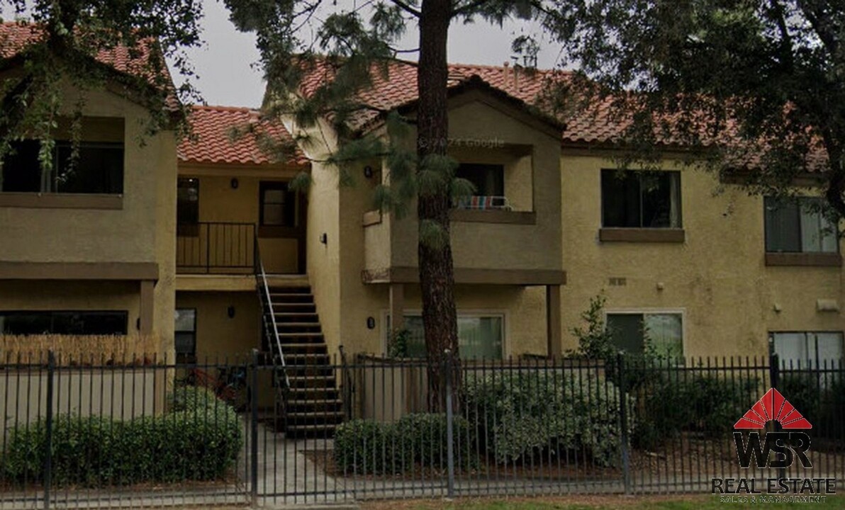 1114 W Blaine St in Riverside, CA - Building Photo