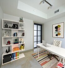 10700 Wilshire Blvd in Los Angeles, CA - Building Photo - Building Photo