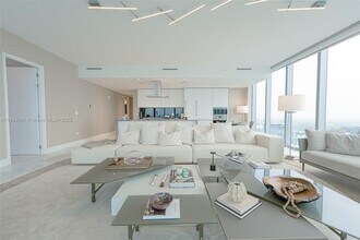 700 NE 26th Terrace in Miami, FL - Building Photo - Building Photo
