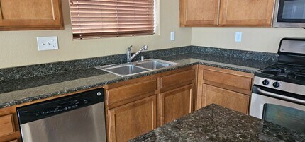 9018 Winchester Ridge St in Las Vegas, NV - Building Photo - Building Photo