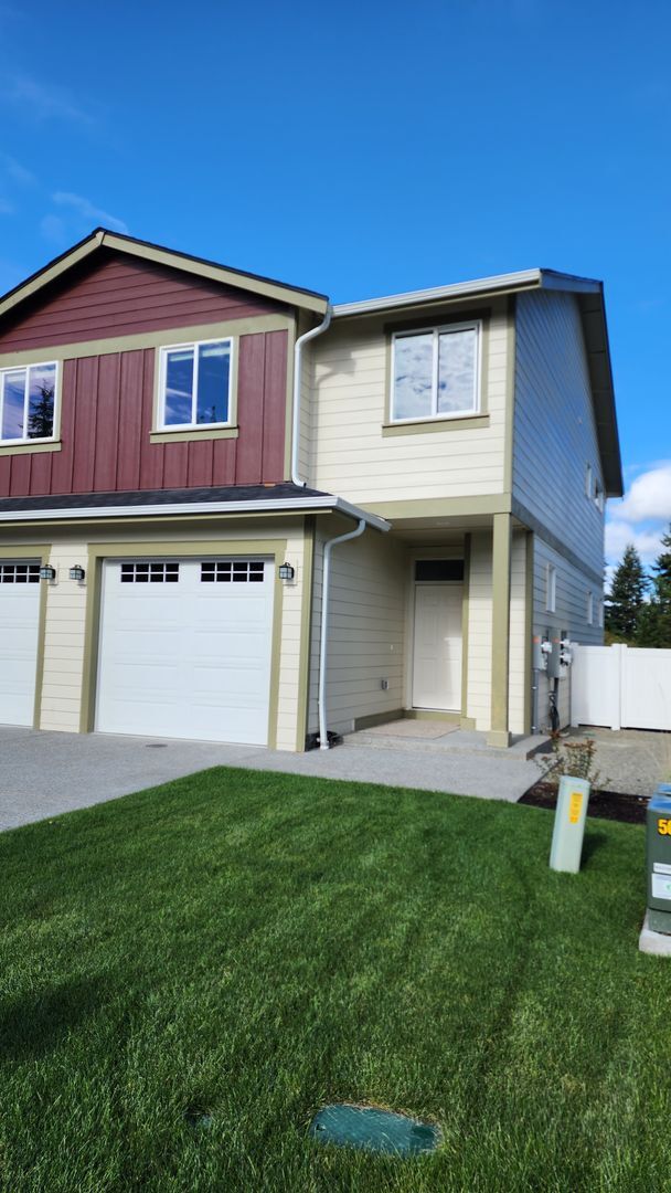 15608 View Dr Ct SE-Unit -15608B View Dr SE (Lot 14) in Yelm, WA - Foto de edificio - Building Photo