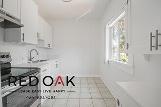 2737 San Marino St in Los Angeles, CA - Building Photo - Building Photo