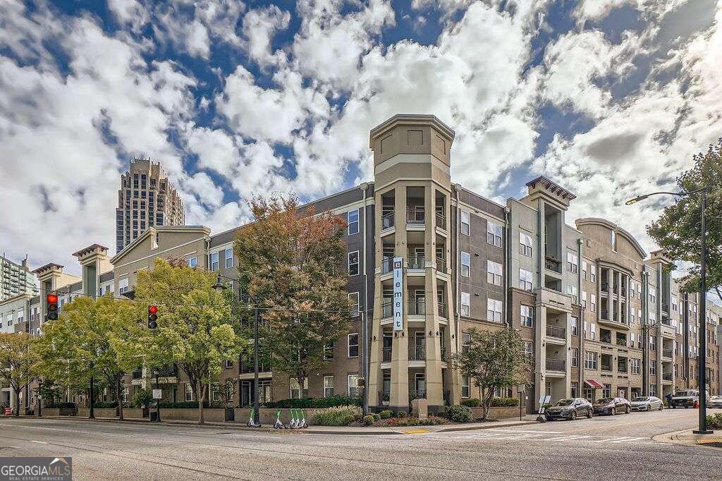 390 17th St NW in Atlanta, GA - Building Photo