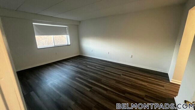 55 Hill Rd in Belmont, MA - Foto de edificio - Building Photo