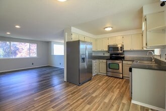 1610 Teal Ct in West Richland, WA - Building Photo - Building Photo
