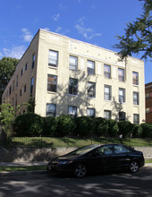 1437 Spring Rd NW in Washington, DC - Foto de edificio - Building Photo