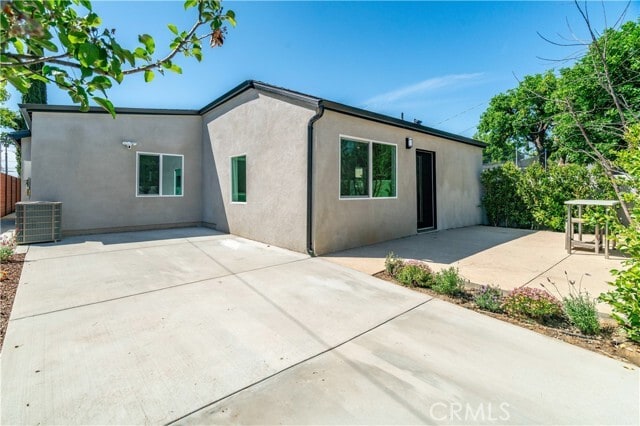 property at 1332 N Lincoln St
