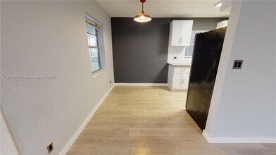 404 NW 21st Terrace in Fort Lauderdale, FL - Building Photo - Building Photo