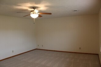 202 William Dr in Ogden, KS - Building Photo - Building Photo