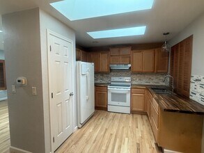 2418 231st Pl NE in Sammamish, WA - Building Photo - Building Photo